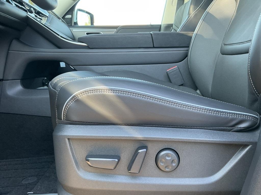 new 2026 INFINITI QX80 car, priced at $92,540