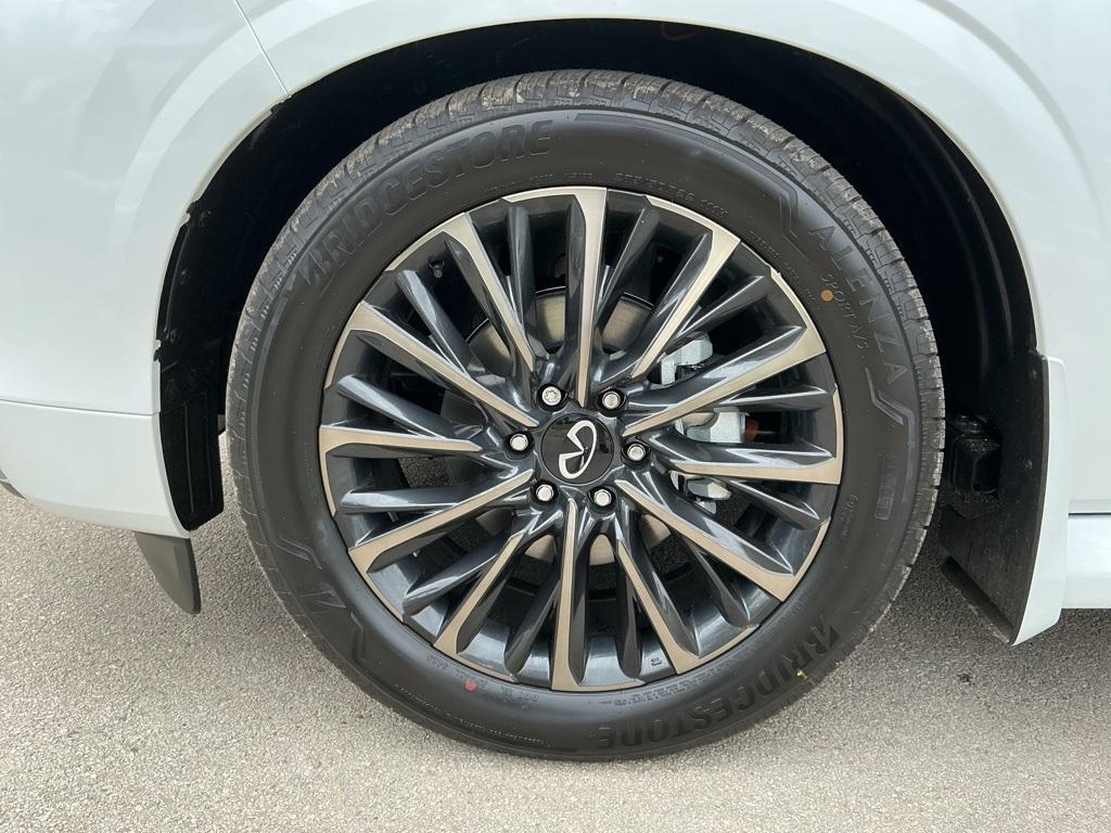 new 2026 INFINITI QX80 car, priced at $111,980