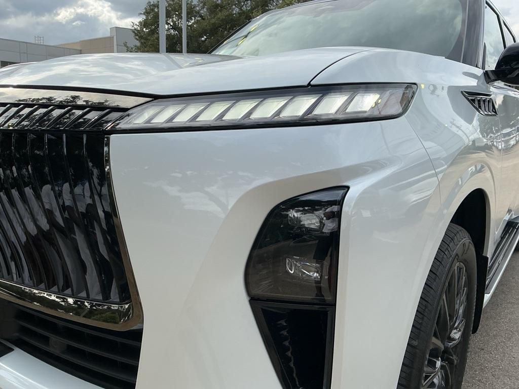 new 2026 INFINITI QX80 car, priced at $110,920