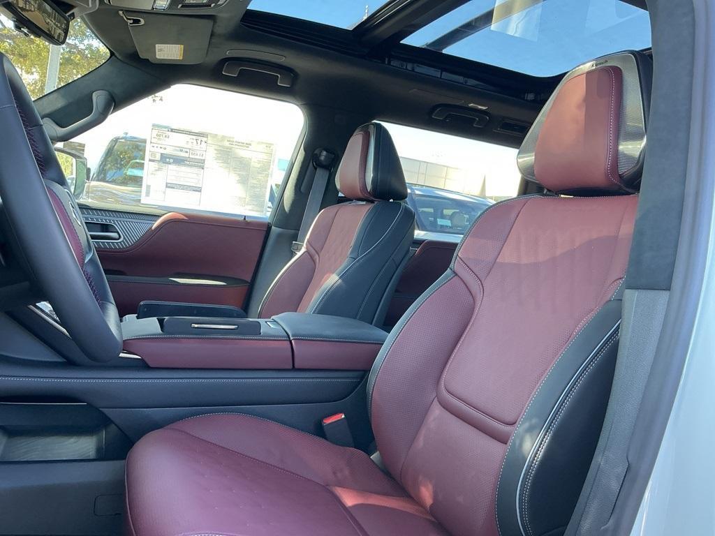 new 2026 INFINITI QX80 car, priced at $111,980