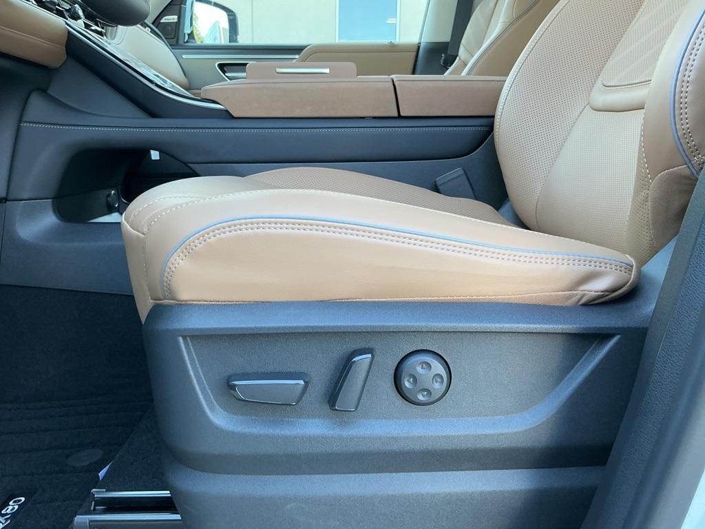 new 2026 INFINITI QX80 car, priced at $93,600