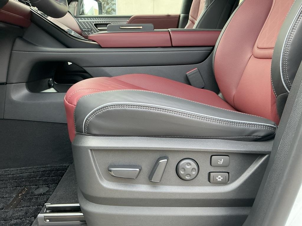 new 2026 INFINITI QX80 car, priced at $109,860