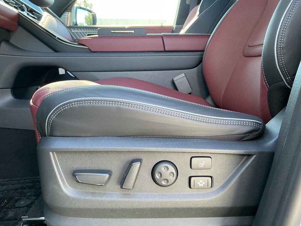 new 2026 INFINITI QX80 car, priced at $110,980