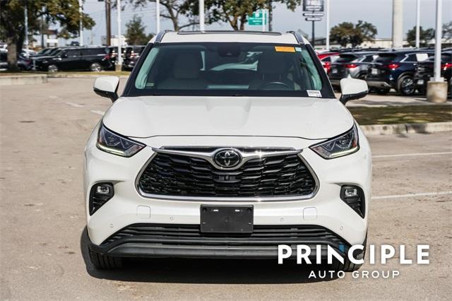 used 2020 Toyota Highlander car, priced at $29,997