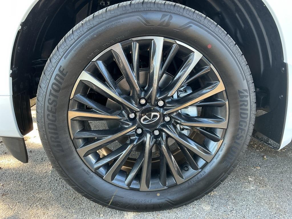 new 2026 INFINITI QX80 car, priced at $111,980