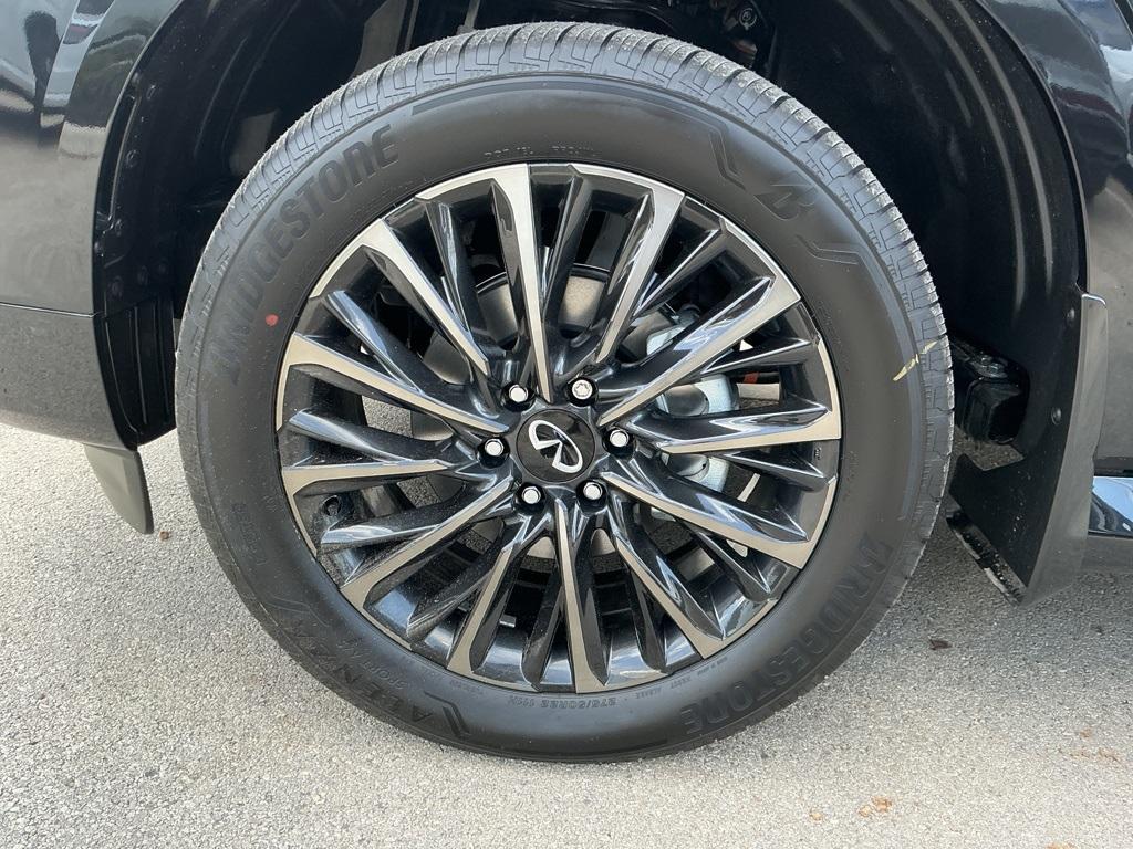 new 2026 INFINITI QX80 car, priced at $108,655