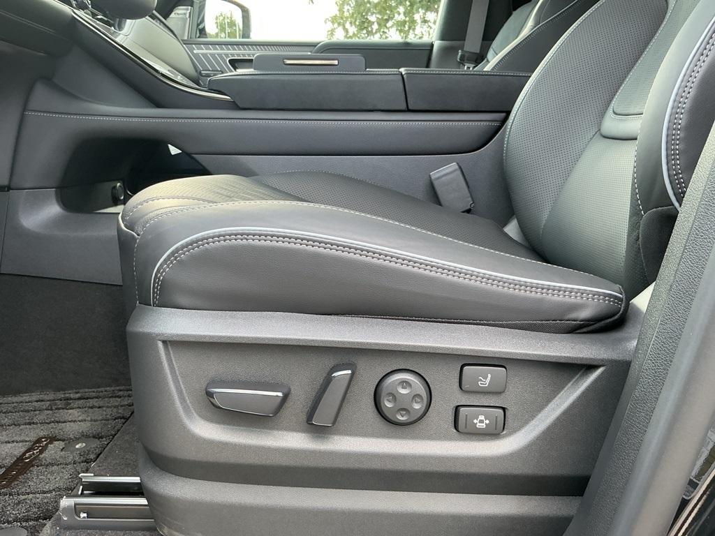 new 2026 INFINITI QX80 car, priced at $108,655