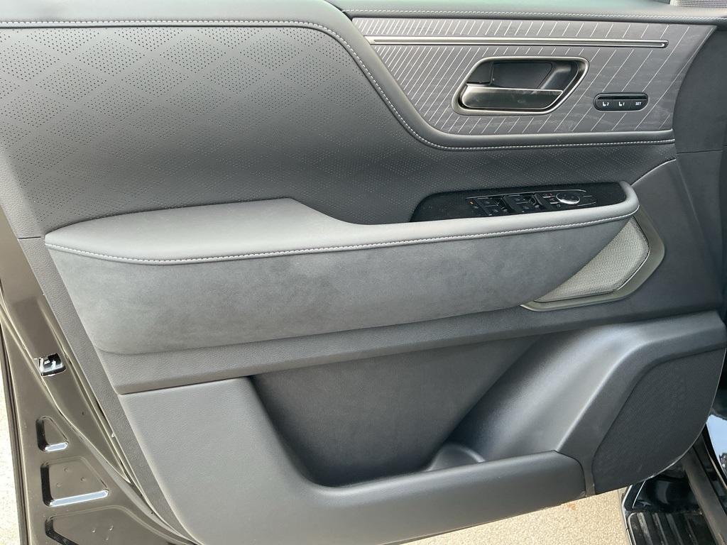 new 2026 INFINITI QX80 car, priced at $108,655