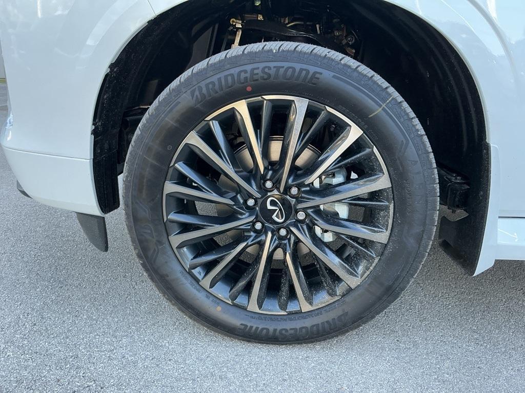 new 2026 INFINITI QX80 car, priced at $111,980