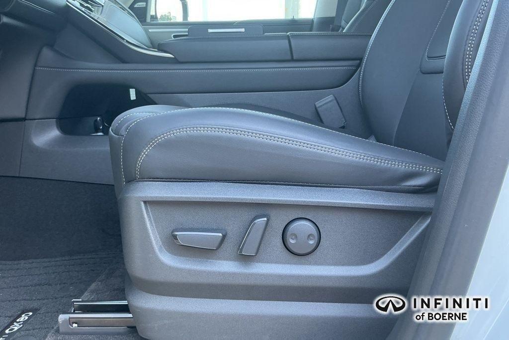 new 2026 INFINITI QX80 car, priced at $80,700
