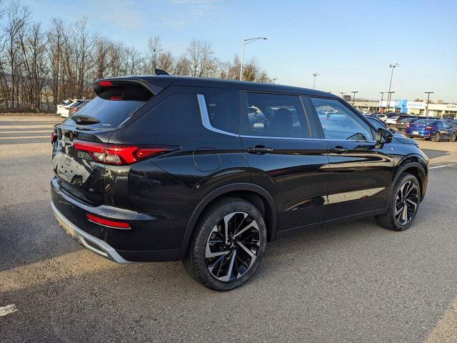 new 2024 Mitsubishi Outlander car, priced at $33,608