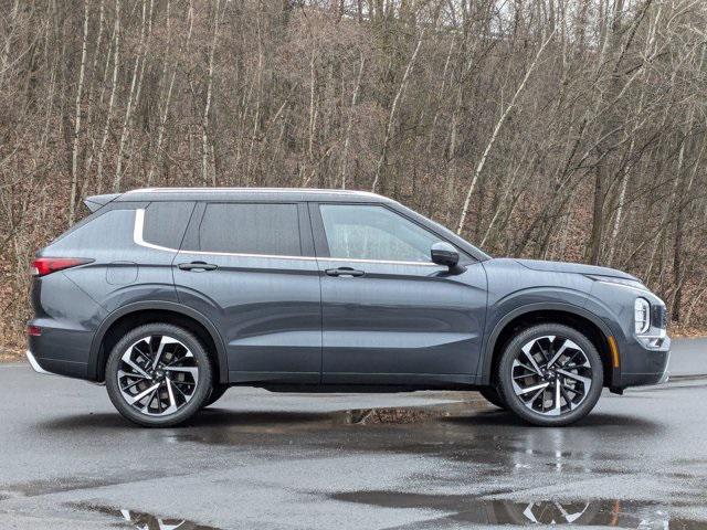 new 2024 Mitsubishi Outlander car, priced at $40,494