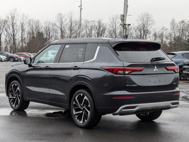 new 2024 Mitsubishi Outlander car, priced at $40,494