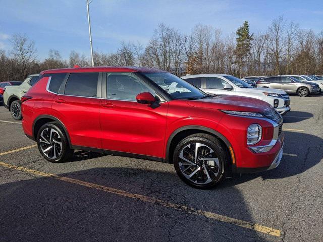 new 2024 Mitsubishi Outlander car, priced at $33,608