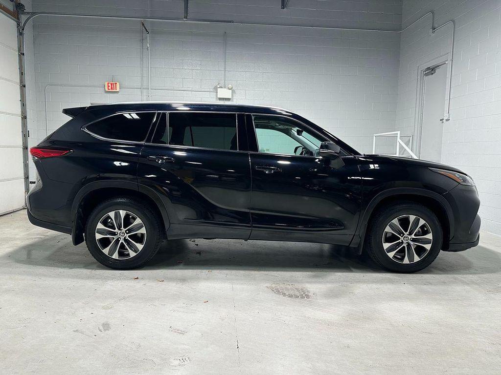 used 2020 Toyota Highlander car, priced at $31,995