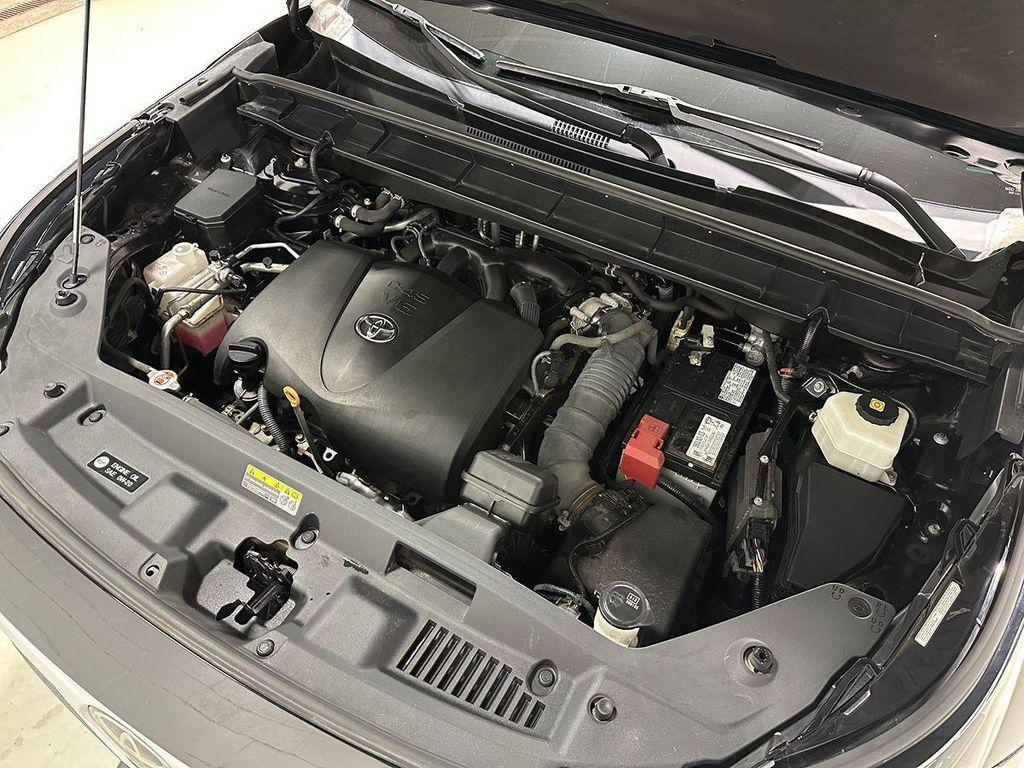 used 2020 Toyota Highlander car, priced at $31,995