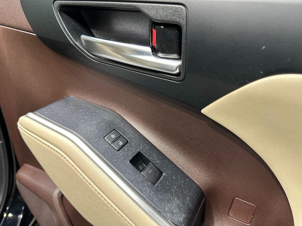 used 2020 Toyota Highlander car, priced at $31,995