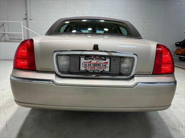 used 2010 Lincoln Town Car car, priced at $18,995