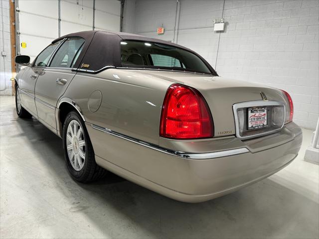 used 2010 Lincoln Town Car car, priced at $18,995