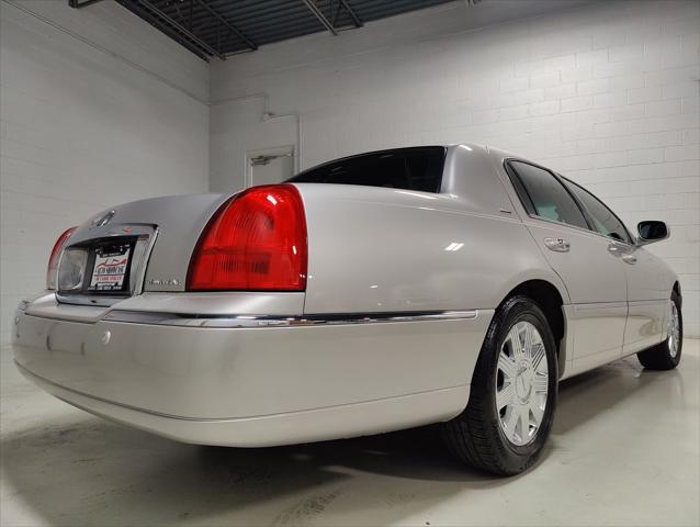 used 2004 Lincoln Town Car car, priced at $16,995
