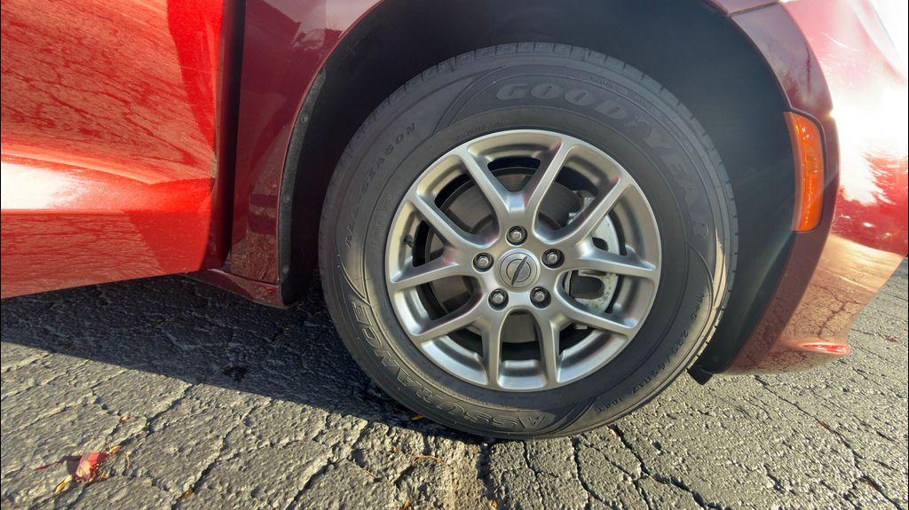 used 2021 Chrysler Pacifica car, priced at $24,999