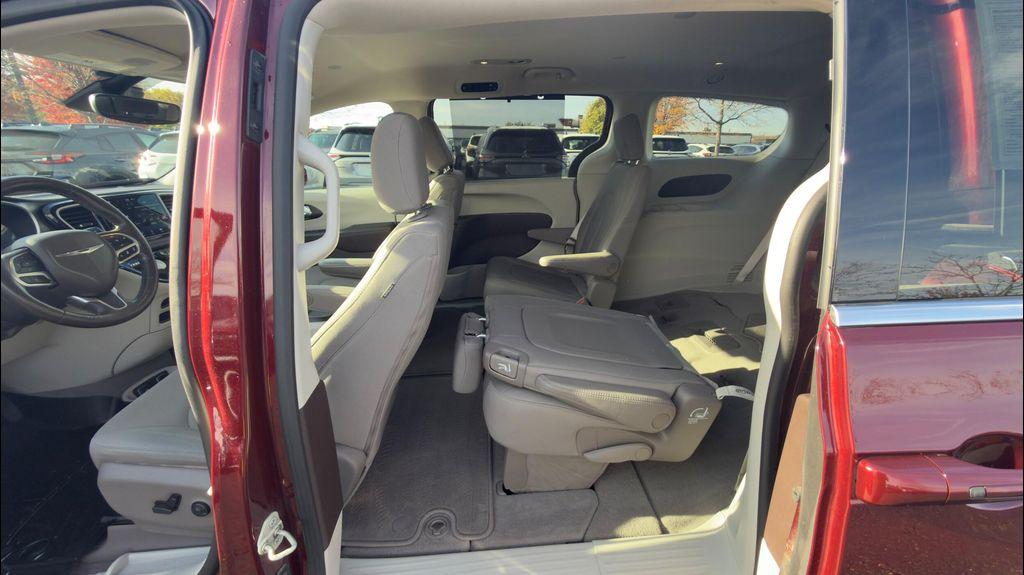 used 2021 Chrysler Pacifica car, priced at $24,999