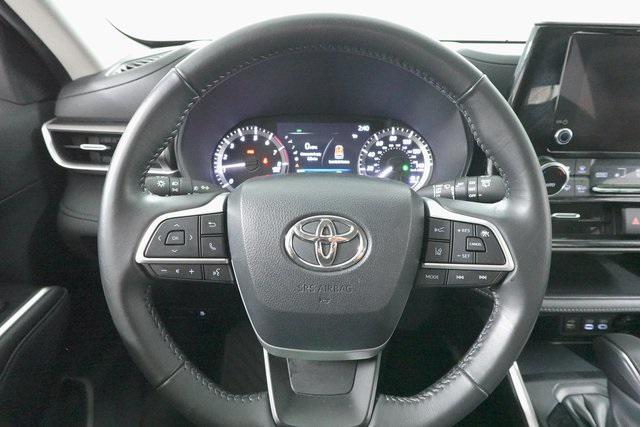 used 2023 Toyota Highlander car, priced at $33,000