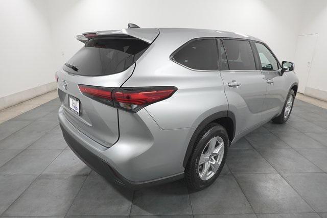 used 2023 Toyota Highlander car, priced at $33,000