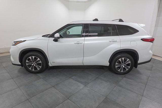 used 2022 Toyota Highlander Hybrid car, priced at $36,000