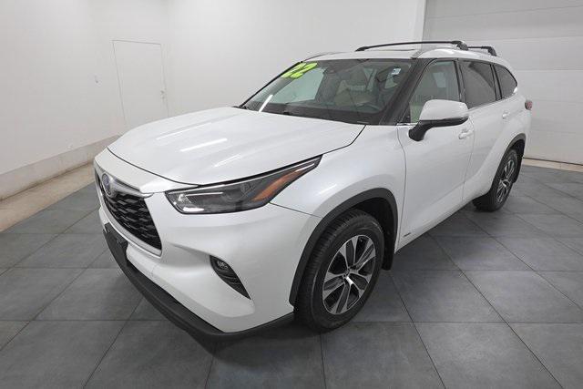 used 2022 Toyota Highlander Hybrid car, priced at $36,000