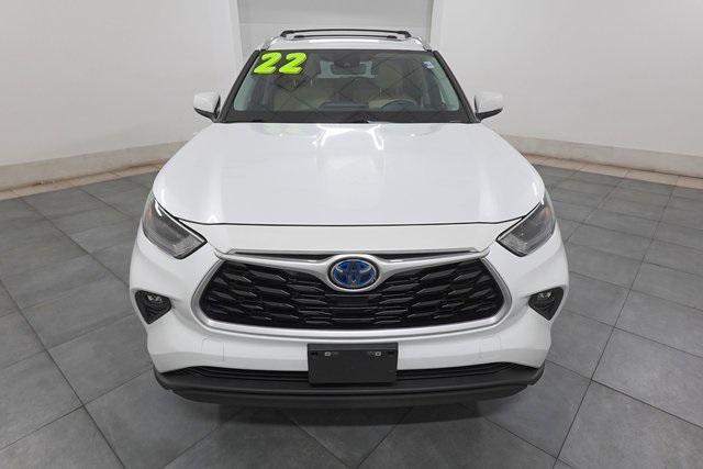 used 2022 Toyota Highlander Hybrid car, priced at $36,000