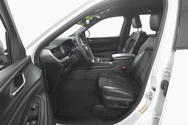 used 2024 Jeep Grand Cherokee car, priced at $35,900