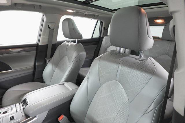 used 2022 Toyota Highlander Hybrid car, priced at $42,500