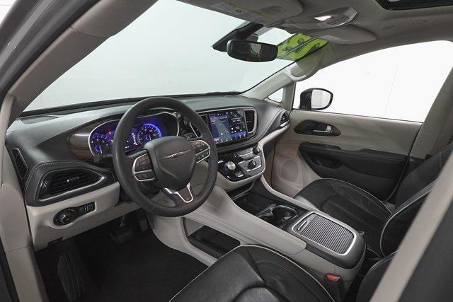 used 2023 Chrysler Pacifica car, priced at $29,000