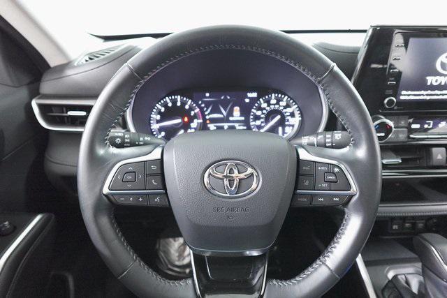 used 2021 Toyota Highlander car, priced at $31,500