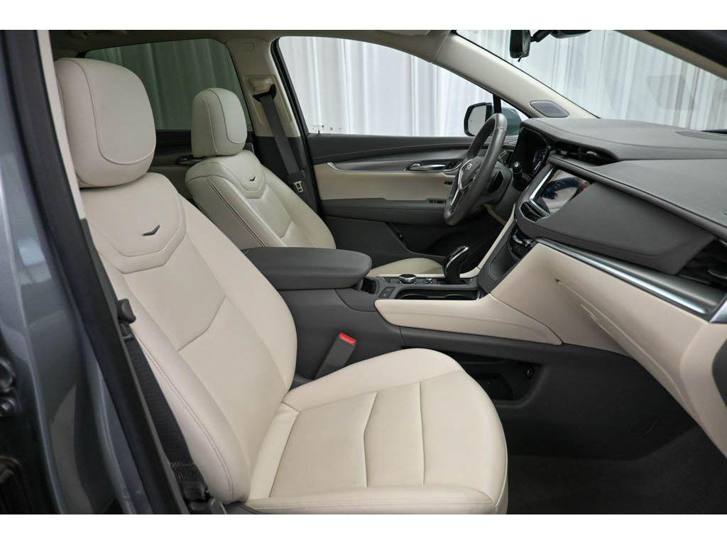 used 2024 Cadillac XT5 car, priced at $42,994