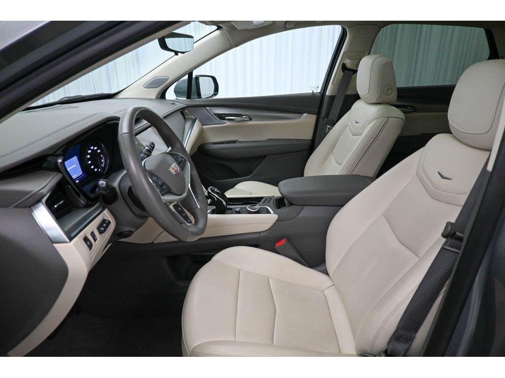 used 2024 Cadillac XT5 car, priced at $42,994