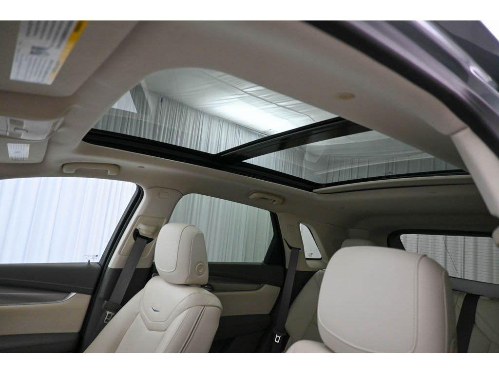 used 2024 Cadillac XT5 car, priced at $42,994