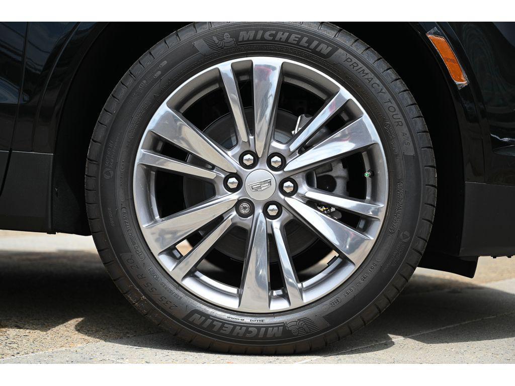 new 2025 Cadillac XT5 car, priced at $53,615