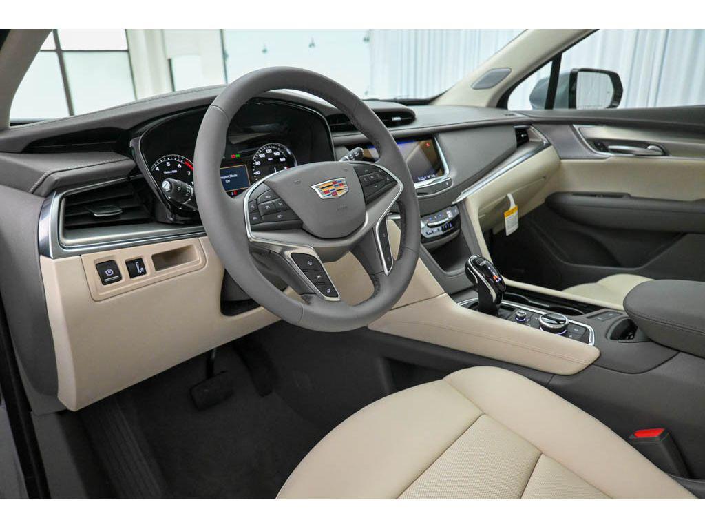 new 2025 Cadillac XT5 car, priced at $52,090
