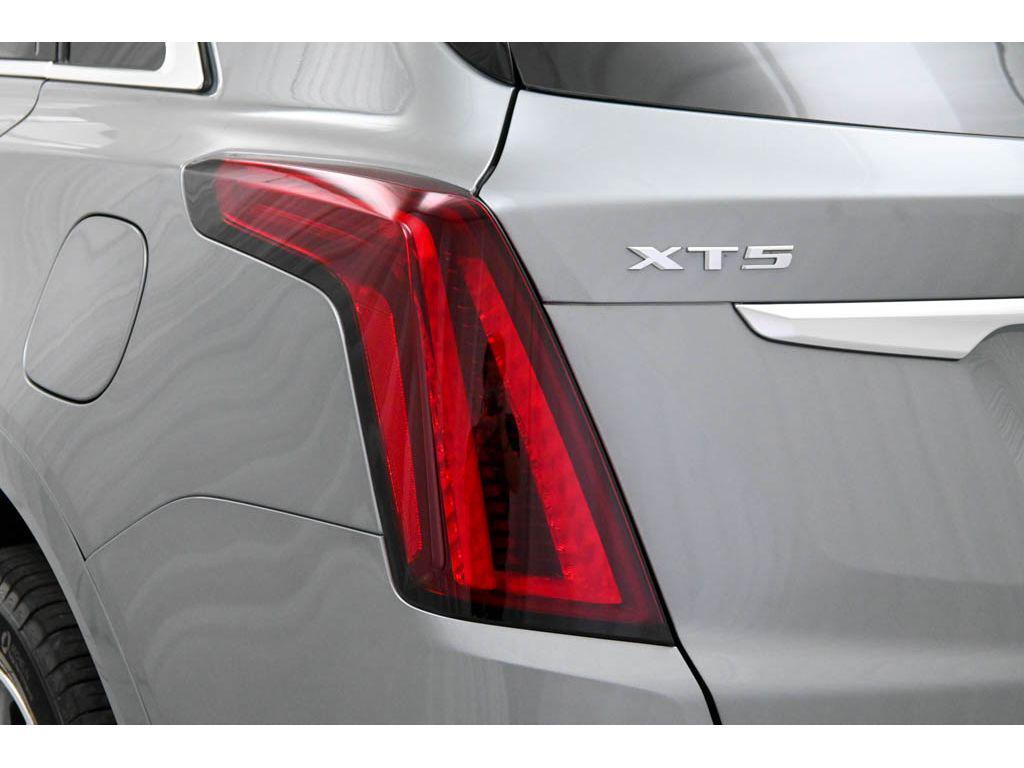 new 2025 Cadillac XT5 car, priced at $52,090