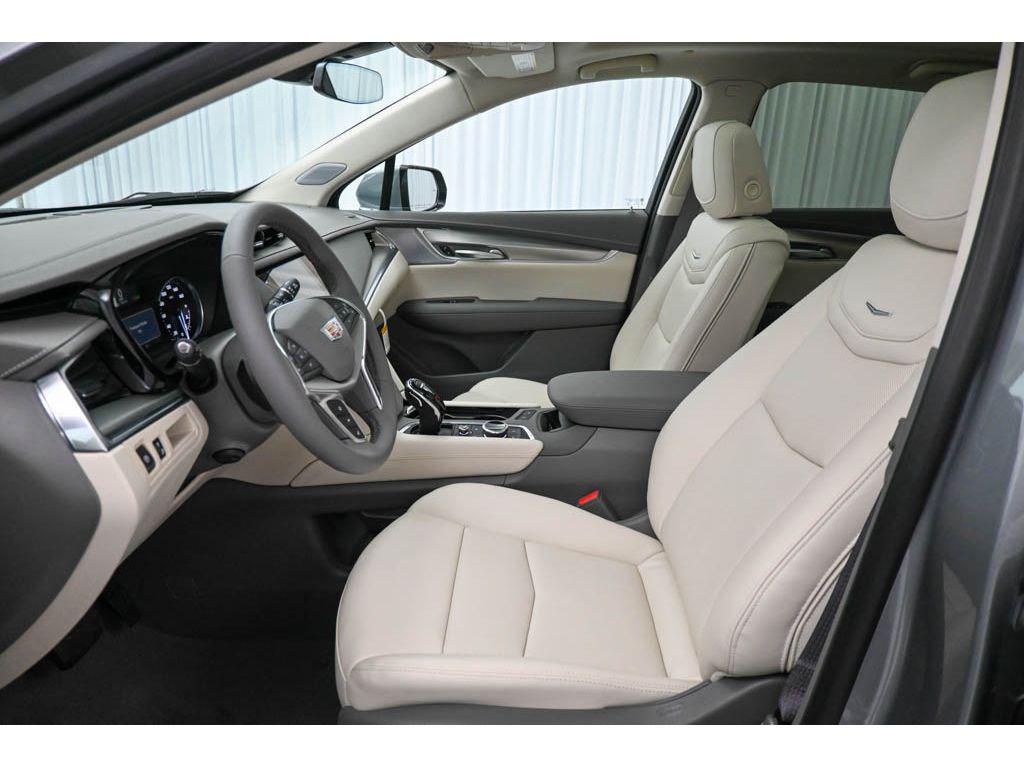 new 2025 Cadillac XT5 car, priced at $52,090