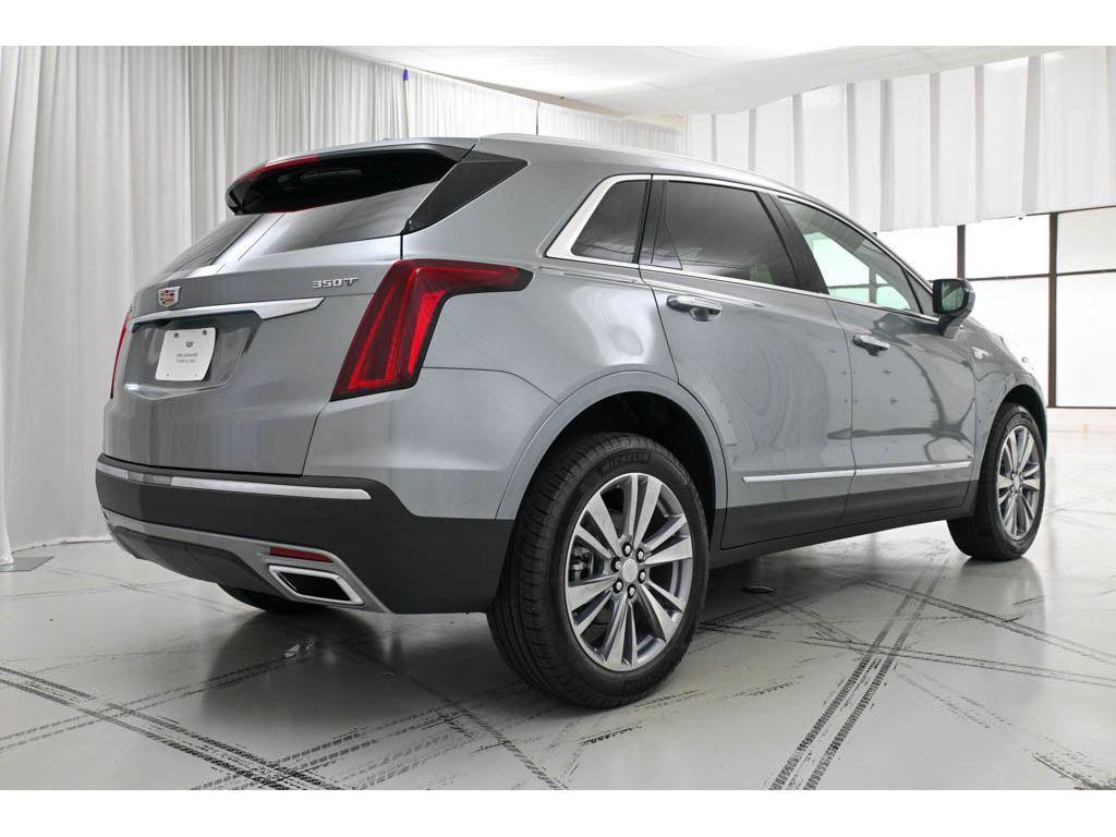 new 2025 Cadillac XT5 car, priced at $52,090