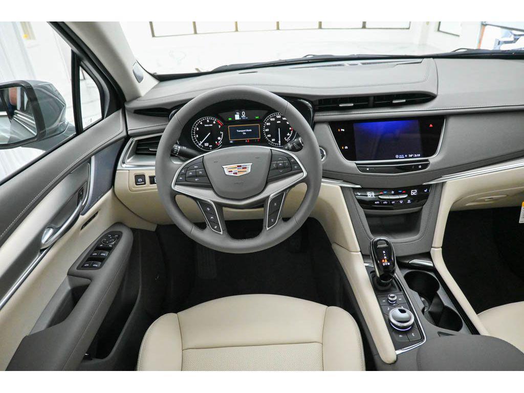 new 2025 Cadillac XT5 car, priced at $52,090