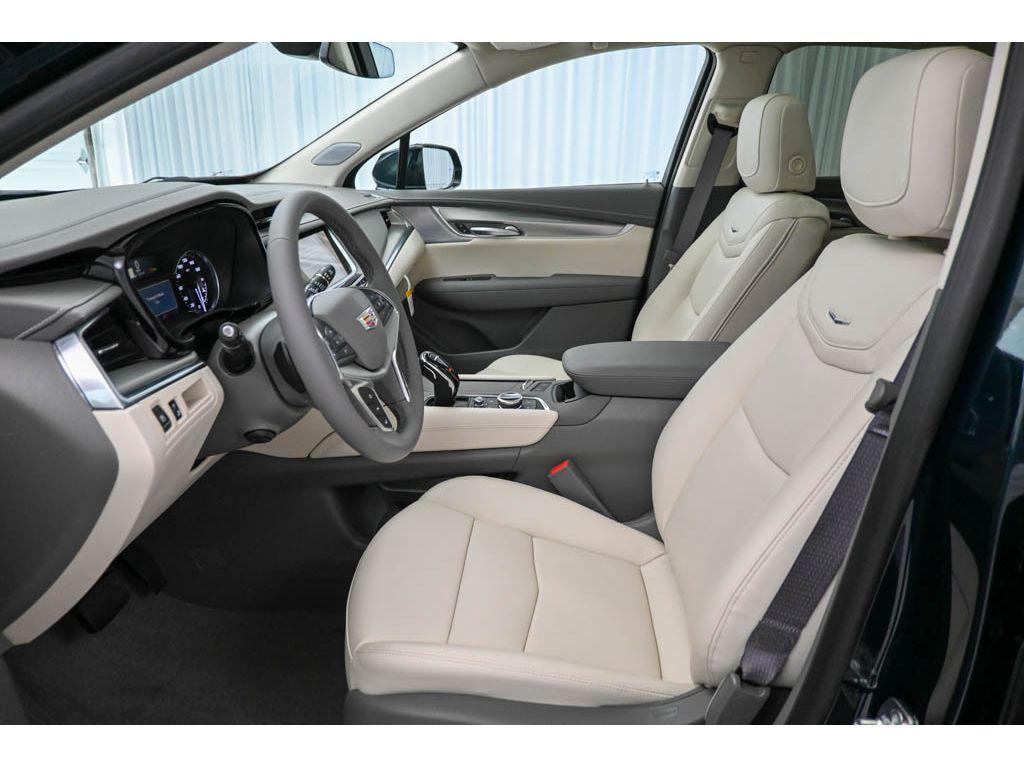 new 2025 Cadillac XT5 car, priced at $52,715