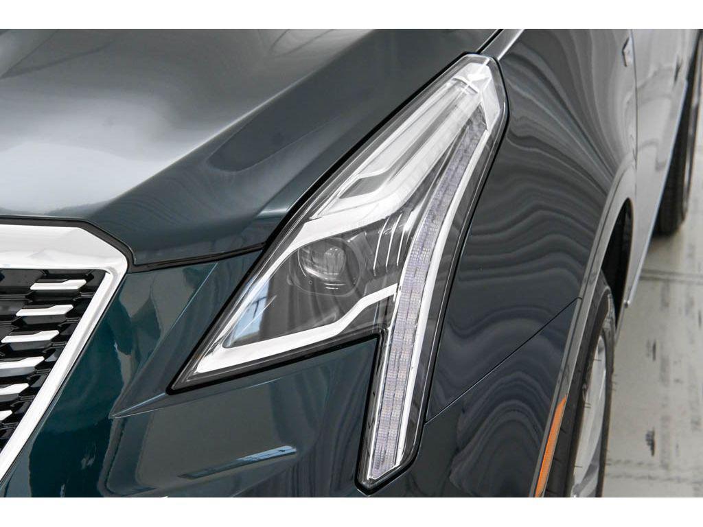 new 2025 Cadillac XT5 car, priced at $52,715