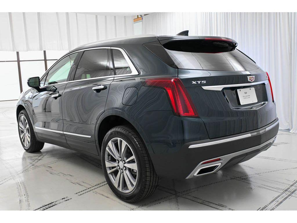 new 2025 Cadillac XT5 car, priced at $52,715