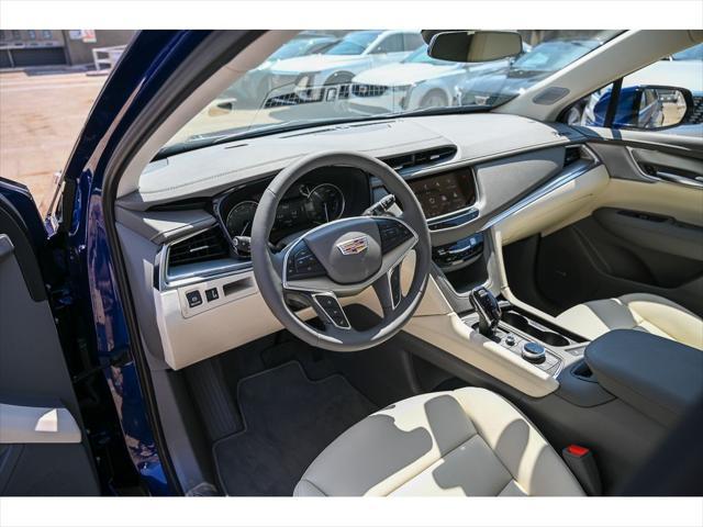 new 2025 Cadillac XT5 car, priced at $53,615