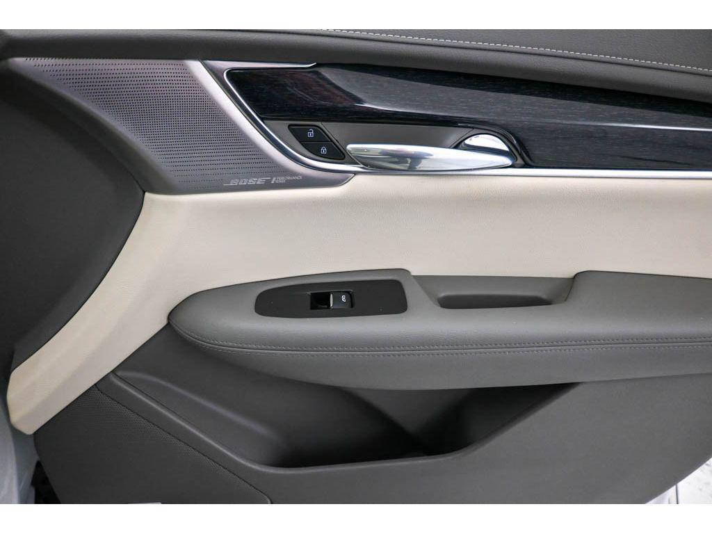 used 2022 Cadillac XT6 car, priced at $39,195