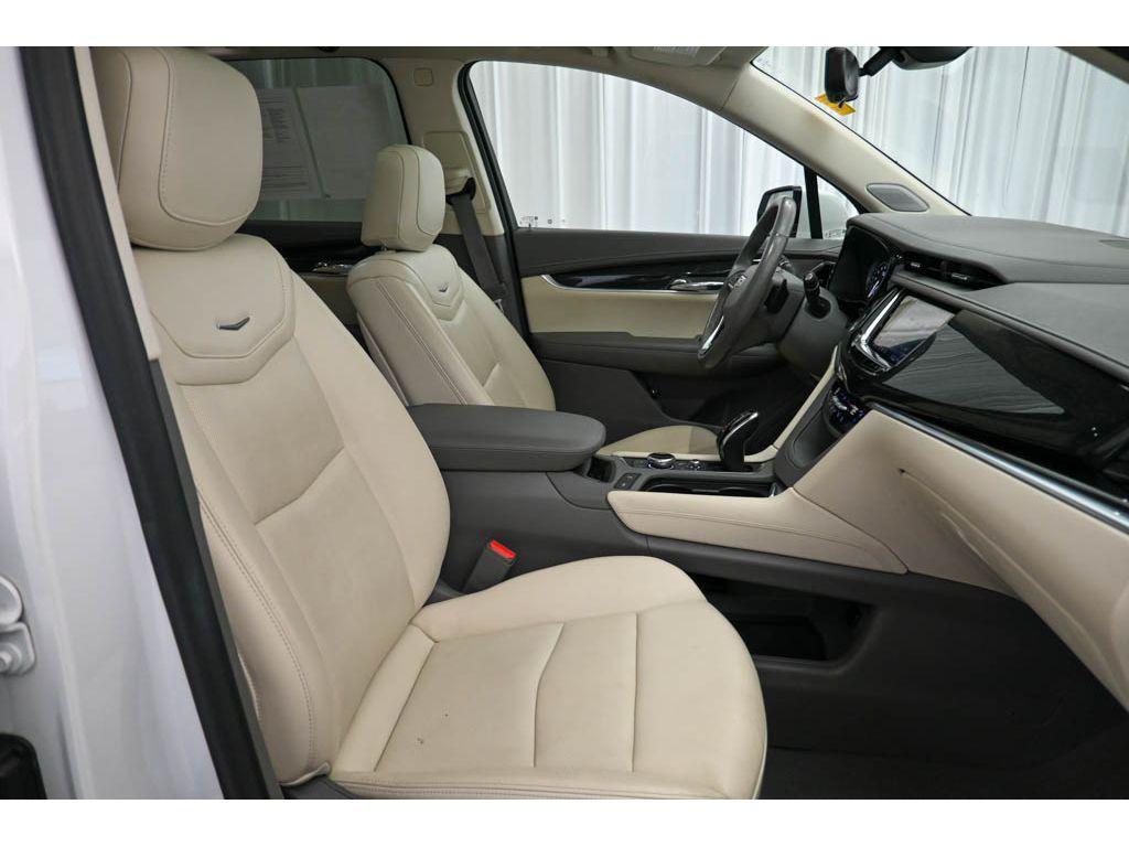 used 2022 Cadillac XT6 car, priced at $39,195